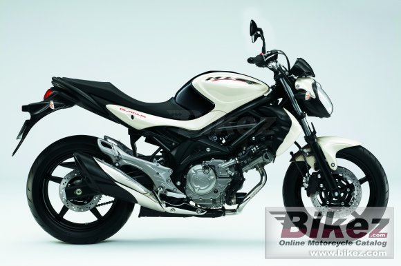 2012 Suzuki Gladius photo